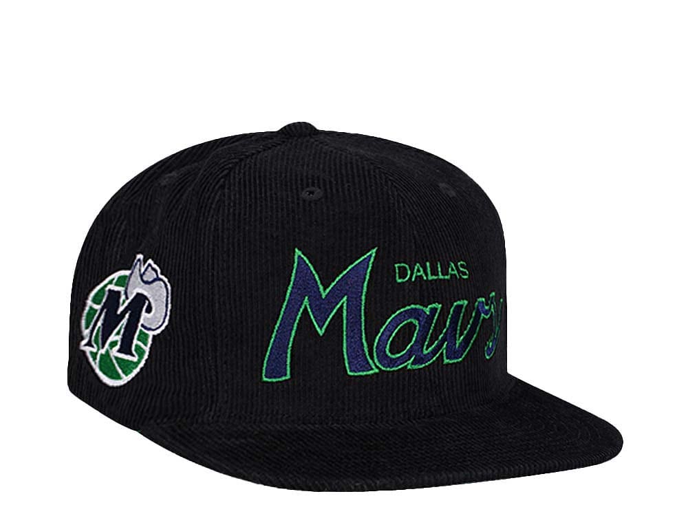 Mitchell & Ness Dallas Mavericks Cord Script Hardwood Classic Snapback Casquette