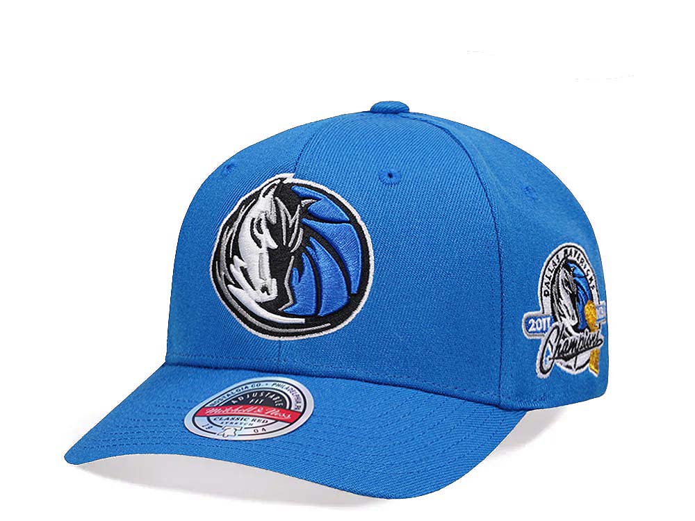 Mitchell & Ness Dallas Mavericks NBA Champions 2011 Classic Red Flex Snapback Casquette