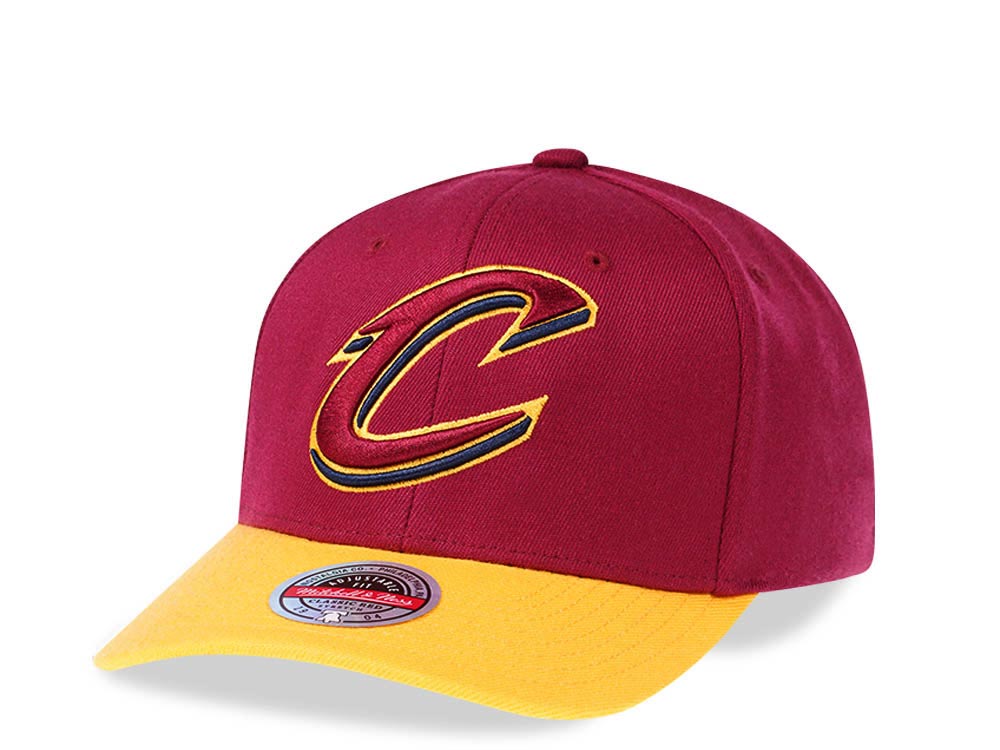 Mitchell & Ness Cleveland Cavaliers Two Tone Red Line Solid Flex Snapback Casquette