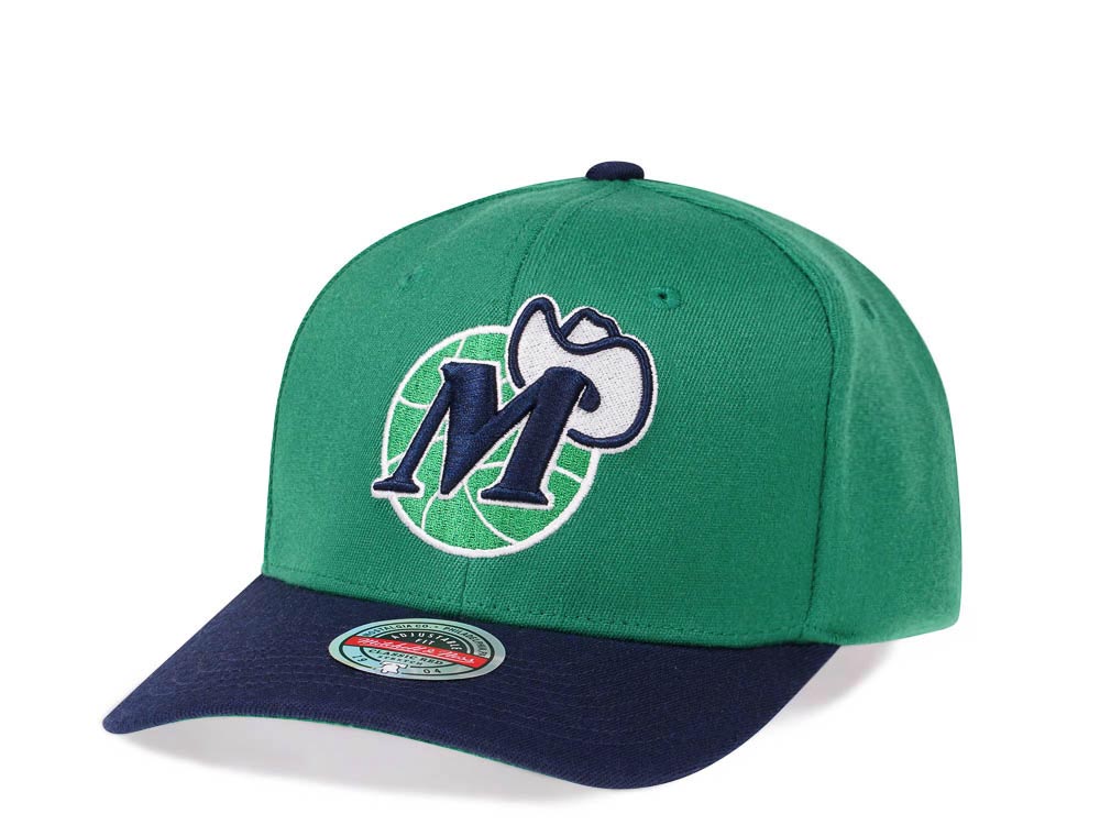 Mitchell & Ness Dallas Mavericks Team Two Tone Red Line Solid Flex Snapback Casquette